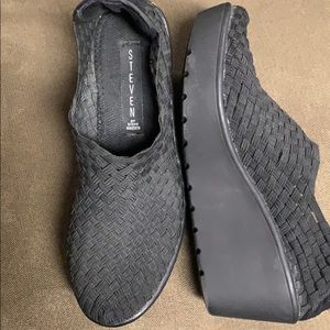 Steve Madden woven wedge shoes